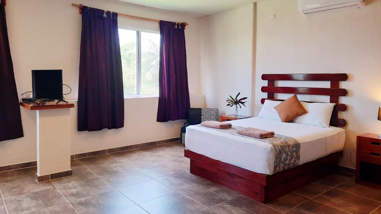 Porto Coral Hotel & Suites Четумаль Екстер'єр фото